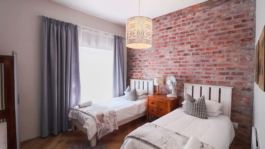 4 Bedroom Property for Sale in De Kelders Western Cape